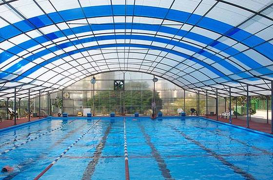 Vì sao người tiêu dùng bỏ tiền ra mua tấm lợp nhựa lấy sáng Polycarbonat?